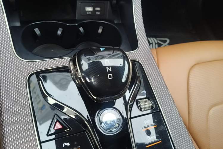 Used BYD Han 2022 EV Genesis Edition 610KM All-Wheel Drive Premium Model Gear Lever