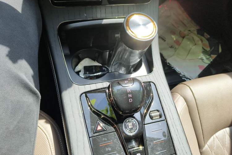 Used BYD Han 2022 EV Genesis Edition 715 km Front-Wheel-Drive Flagship Model Gear Lever