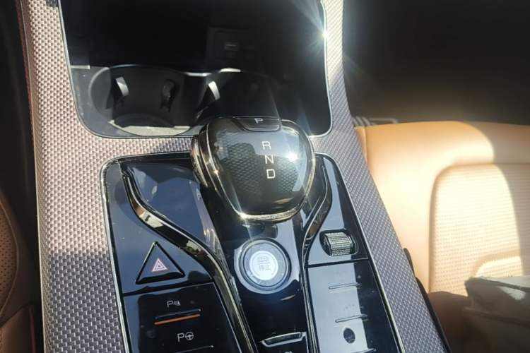 Used BYD Han 2022 EV Genesis Edition 610KM All-Wheel Drive Premium Model Gear Lever