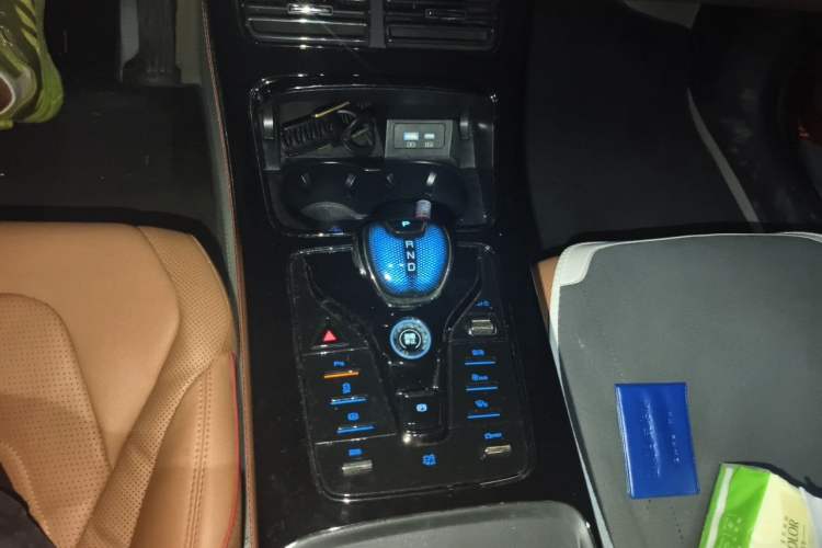 Used BYD Han 2022 EV Genesis Edition 715KM Front-Wheel-Drive Prestige Model Gear Lever