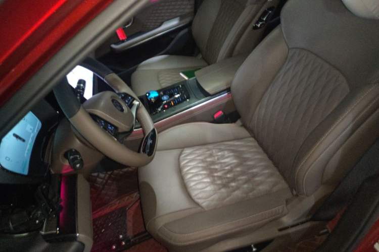 Used BYD Han 2022 EV Genesis Edition 715 km Front-Wheel-Drive Flagship Model Left Front Seat