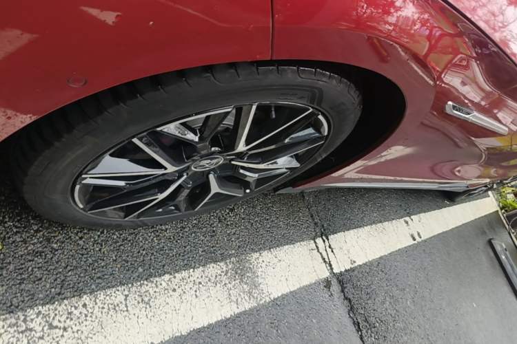 Used BYD Han 2022 EV Genesis Edition 610KM All-Wheel Drive Premium Model Left Front Wheel Hub
