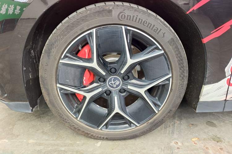 Used BYD Han 2022 EV Genesis Edition 715 km Front-Wheel-Drive Flagship Model Left Front Wheel Hub