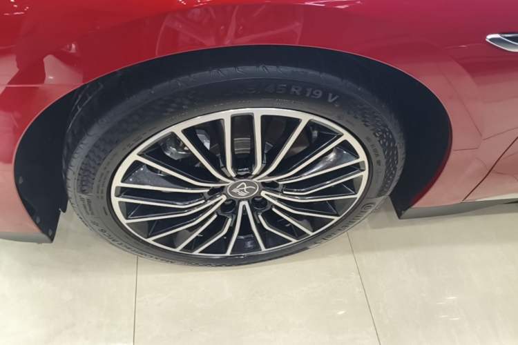 Used BYD Han 2022 DM-i 121KM Luxury Model Left Front Wheel Hub