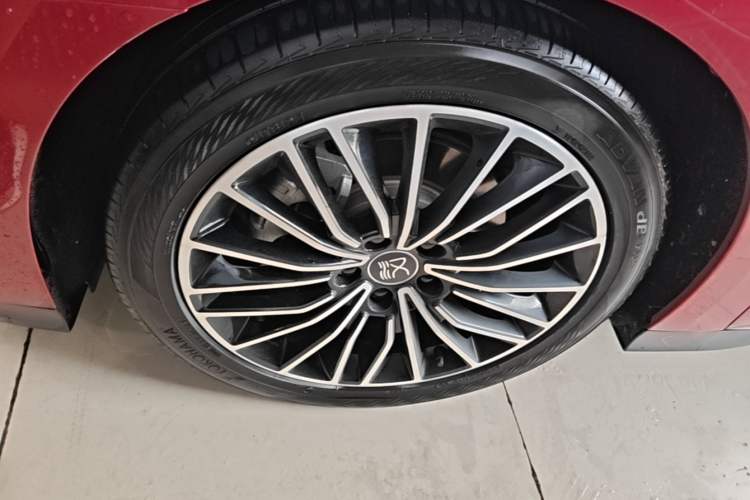 Used BYD Han 2022 DM-i 121KM Luxury Model Left Front Wheel Hub