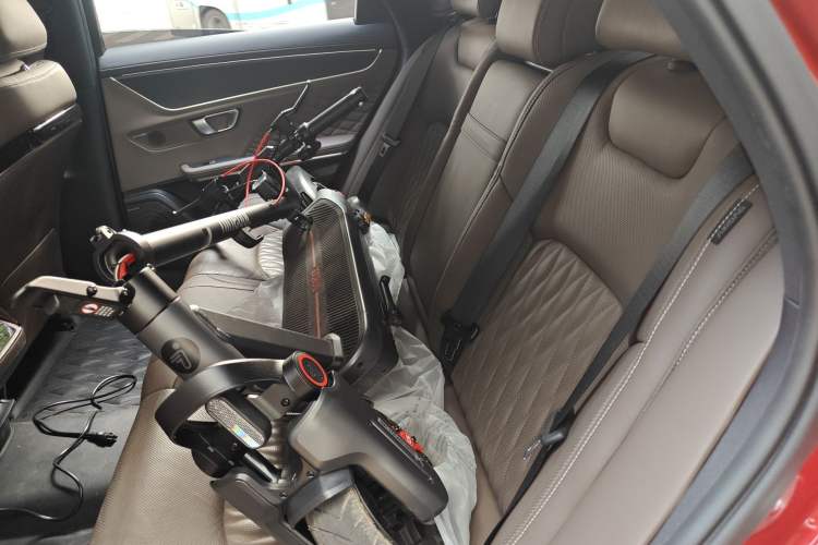 Used BYD Han 2022 EV Genesis Edition 715 km Front-Wheel-Drive Flagship Model Left Rear Seat