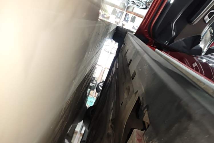 Used BYD Han 2022 EV Genesis Edition 715 km Front-Wheel-Drive Flagship Model Left Side Sill