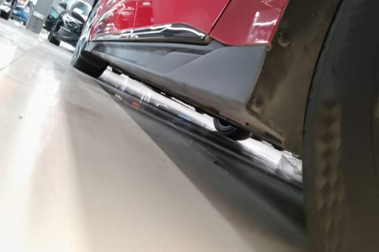 Used BYD Han 2022 EV Genesis Edition 715 km Front-Wheel-Drive Flagship Model Left Side Sill