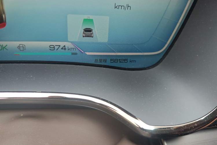 Used BYD Han 2022 DM-i 121KM Luxury Model Odometer Close Up