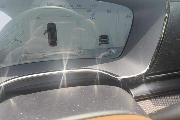 Used BYD Han 2022 DM-i 121KM Luxury Model Odometer Close Up