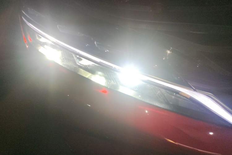 Used BYD Han 2022 EV Genesis Edition 715 km Front-Wheel-Drive Flagship Model Right Front Headlight