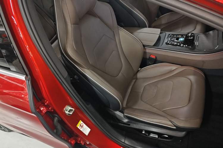 Used BYD Han 2022 DM-i 121KM Luxury Model Right Front Seat