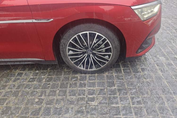 Used BYD Han 2022 DM-i 121KM Luxury Model Right Front Wheel Hub