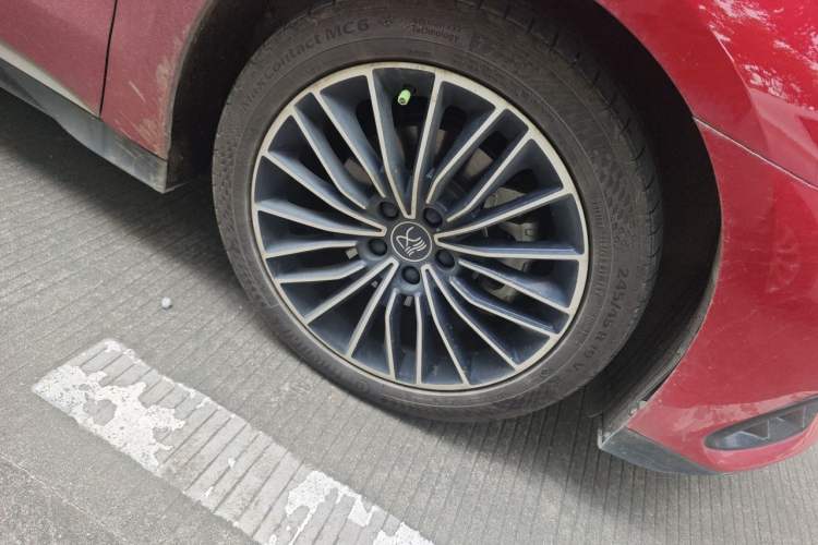 Used BYD Han 2022 DM-i 121KM Luxury Model Right Front Wheel Hub