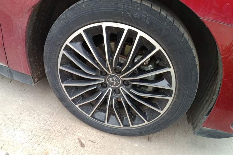 Used BYD Han 2022 DM-i 121KM Luxury Model Right Front Wheel Hub