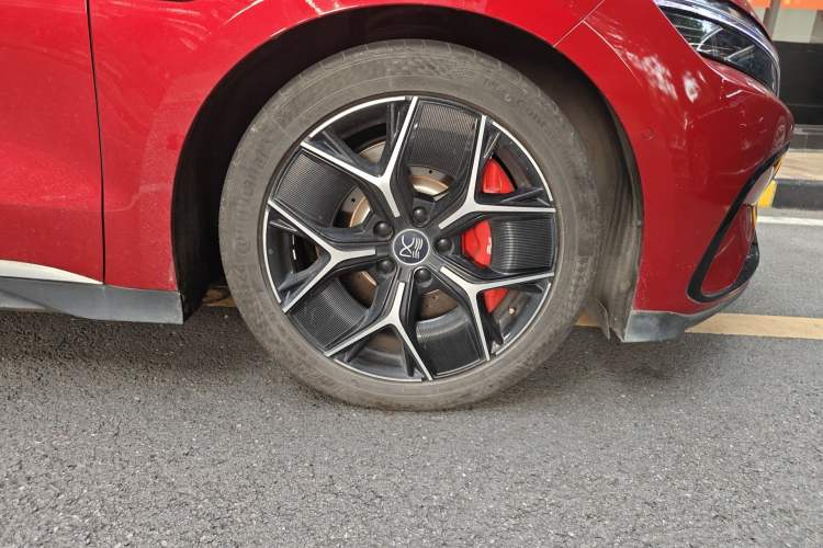 Used BYD Han 2022 EV Genesis Edition 715 km Front-Wheel-Drive Flagship Model Right Front Wheel Hub