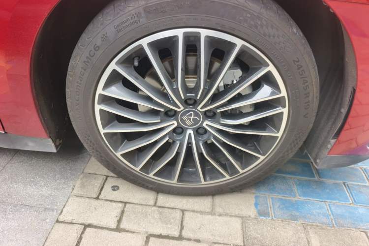 Used BYD Han 2022 DM-i 121KM Luxury Model Right Front Wheel Hub