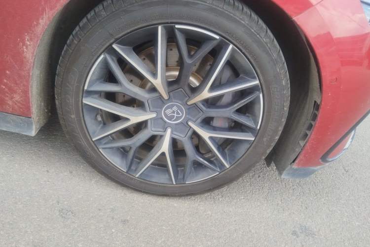 Used BYD Han 2022 EV Genesis Edition 610KM All-Wheel Drive Premium Model Right Front Wheel Hub