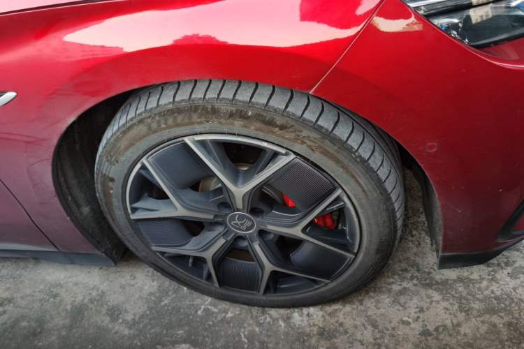 Used BYD Han 2022 EV Genesis Edition 715 km Front-Wheel-Drive Flagship Model Right Front Wheel Hub