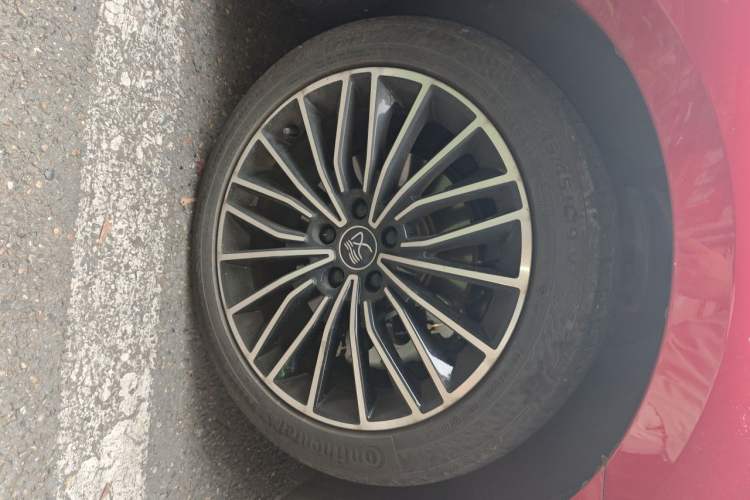 Used BYD Han 2022 DM-i 121KM Luxury Model Right Front Wheel Hub