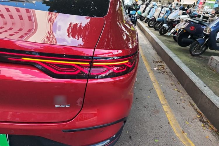 Used BYD Han 2022 EV Genesis Edition 610KM All-Wheel Drive Premium Model Right Rear Taillight