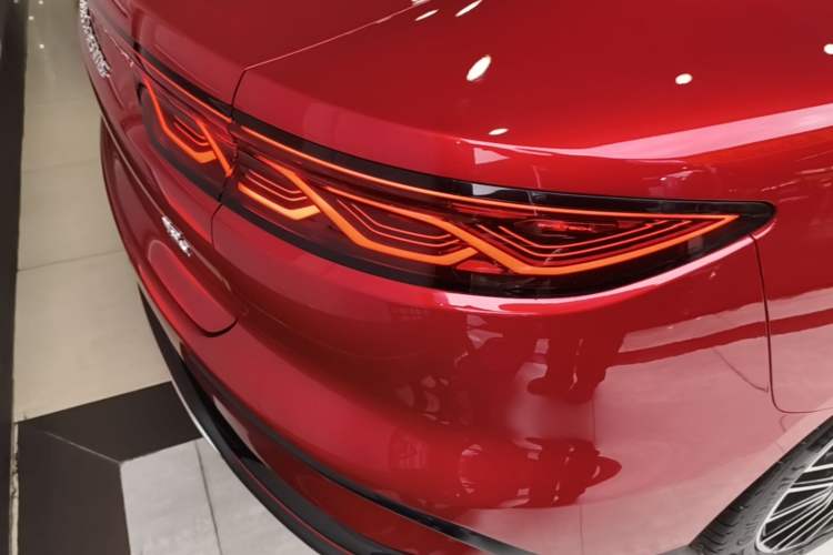 Used BYD Han 2022 DM-i 121KM Luxury Model Right Rear Taillight