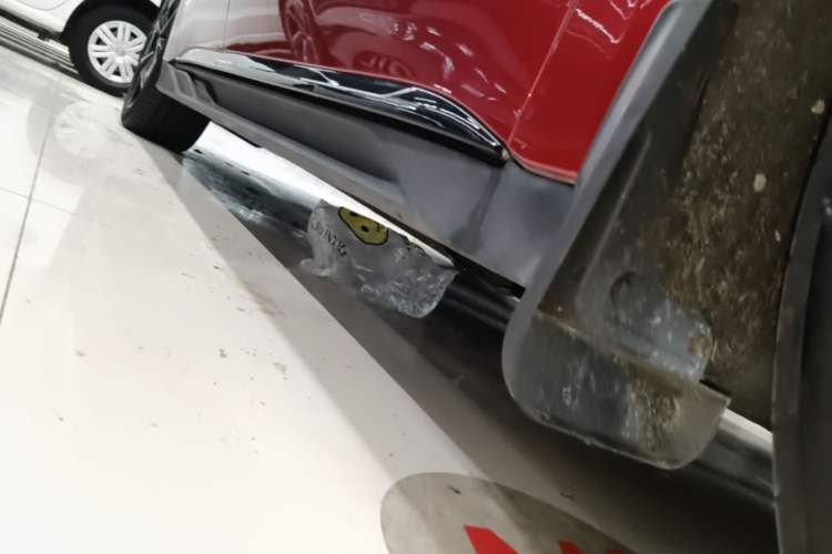 Used BYD Han 2022 EV Genesis Edition 715 km Front-Wheel-Drive Flagship Model Right Side Sill