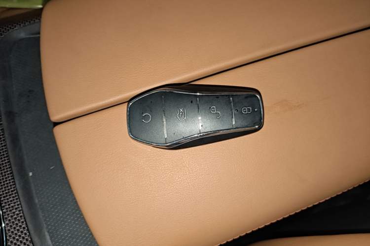Used BYD Han 2022 DM-i 121KM Luxury Model Vehicle Key