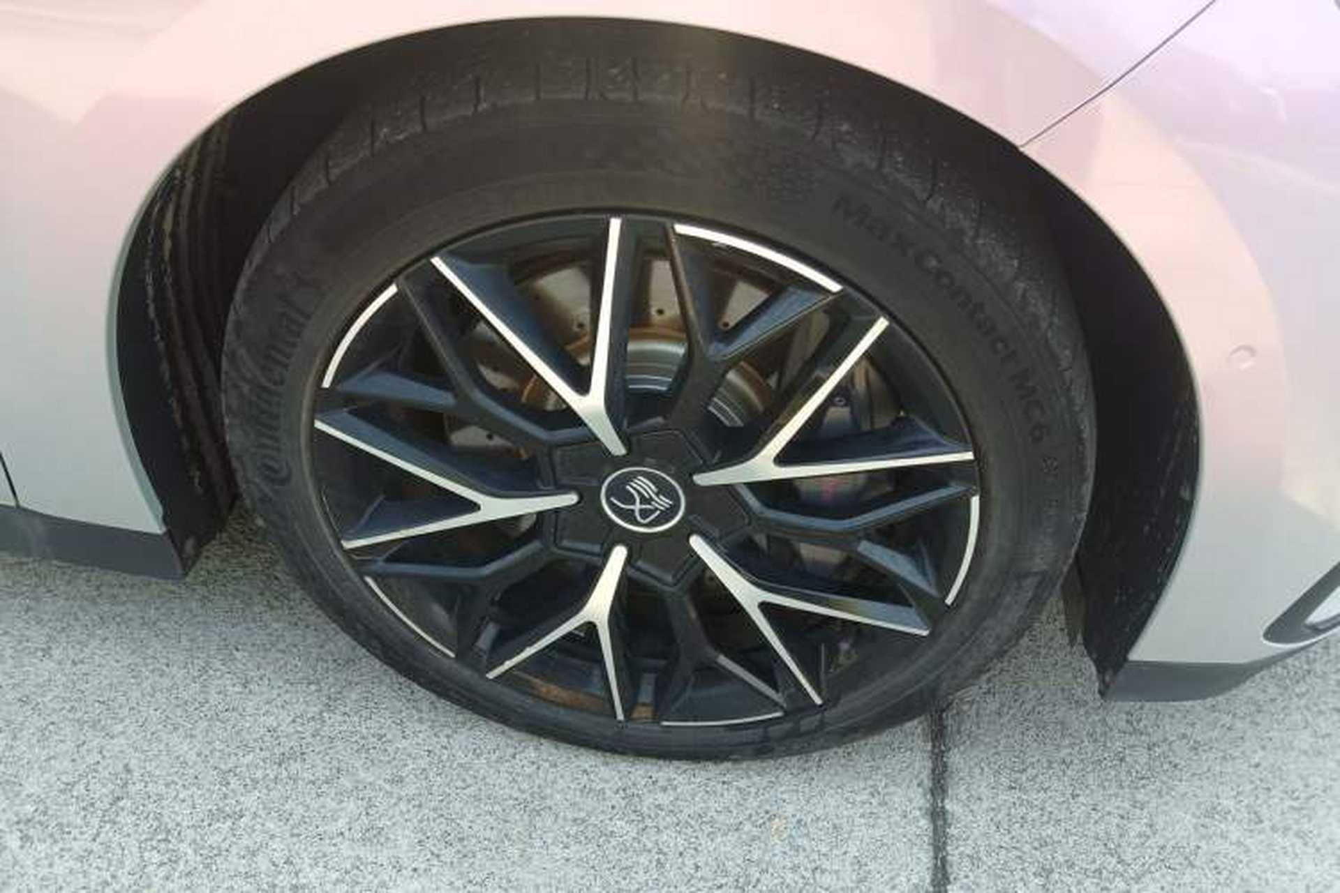 Used BYD Han 2022 EV Genesis Edition 610KM All-Wheel Drive Premium Model Right Front Wheel Hub