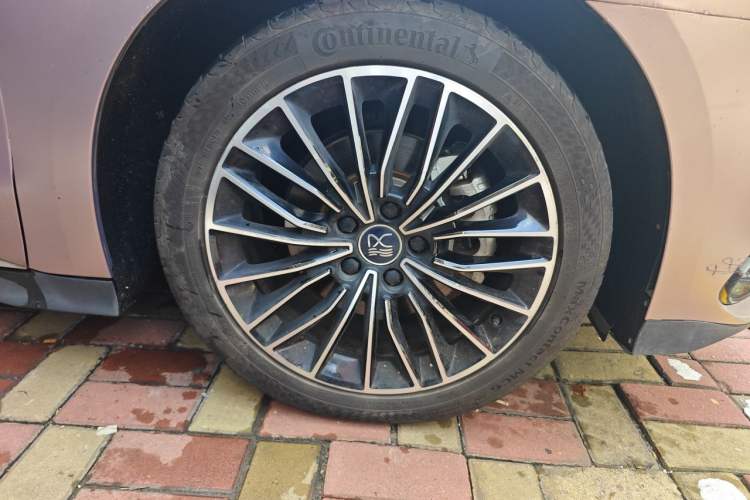 Used BYD Han 2022 DM-i 121KM Luxury Model Right Front Wheel Hub