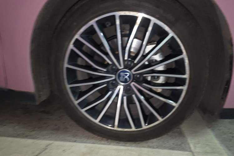 Used BYD Han 2022 DM-i 121KM Prestige Model Right Front Wheel Hub