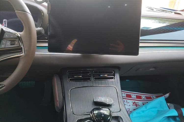 Used BYD Han 2022 DM-i 121KM Luxury Model Audio And AC Panel