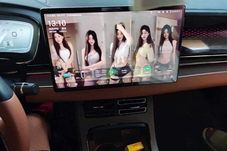 Used BYD Han 2022 DM-i 121KM Luxury Model Audio And AC Panel
