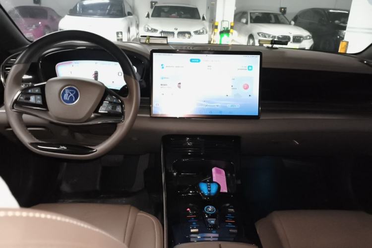 Used BYD Han 2022 DM-i 121KM Prestige Model Center Console