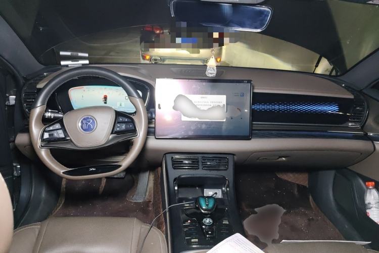 Used BYD Han 2022 DM-i 121KM Luxury Model Center Console