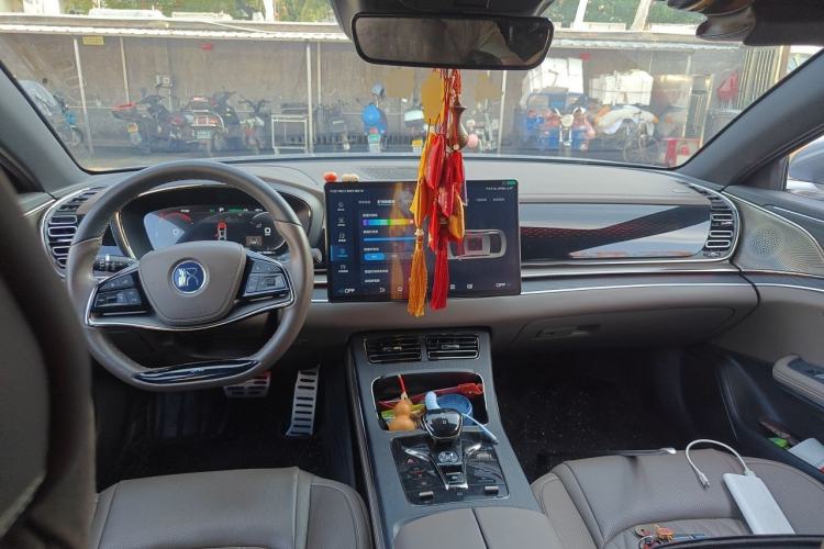 Used BYD Han 2022 DM-i 121KM Luxury Model Center Console