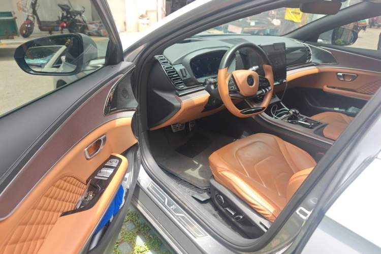 Used BYD Han 2022 DM-p 202km Four-Wheel Drive Flagship Model Driver Seat