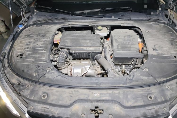 Used BYD Han 2022 DM-i 121KM Luxury Model Engine Bay
