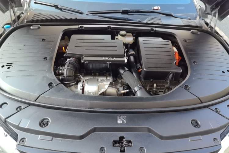 Used BYD Han 2022 DM-i 121KM Luxury Model Engine Bay