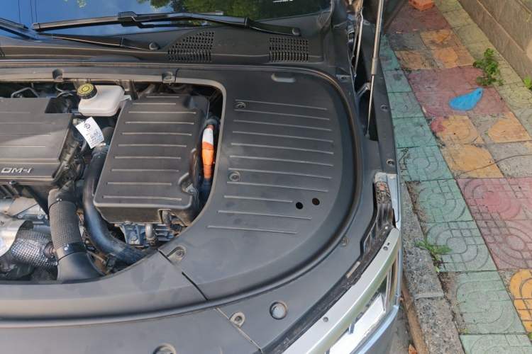 Used BYD Han 2022 DM-i 121KM Luxury Model Engine Bay Left