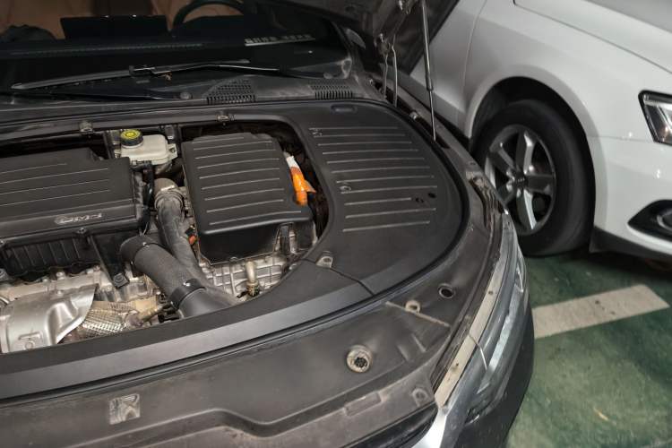 Used BYD Han 2022 DM-i 121KM Prestige Model Engine Bay Left