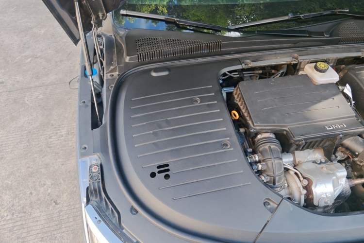 Used BYD Han 2022 DM-i 121KM Luxury Model Engine Bay Right