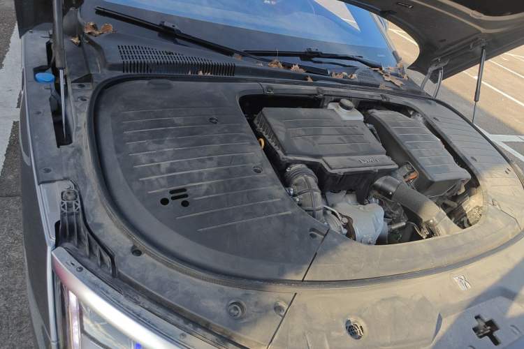Used BYD Han 2022 DM-i 121KM Luxury Model Engine Bay Right
