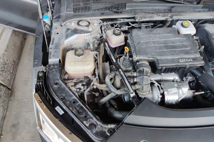 Used BYD Han 2022 DM-i 121KM Luxury Model Engine Bay Right