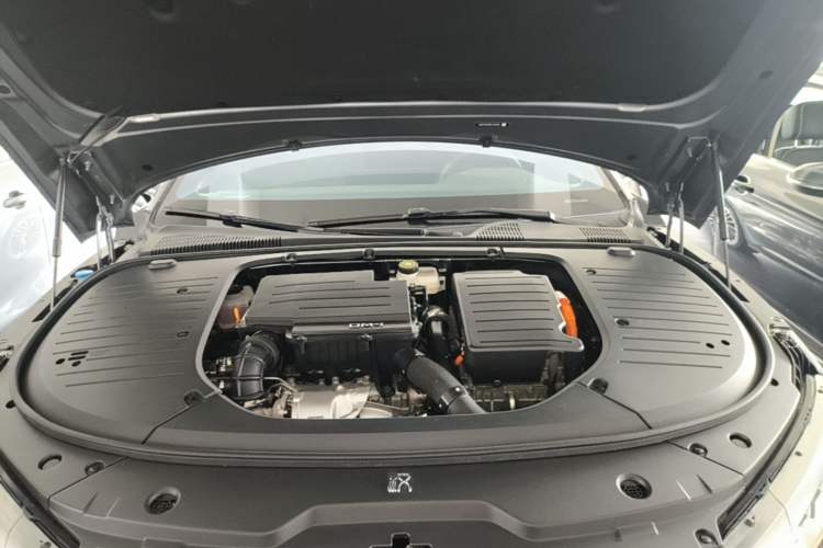 Used BYD Han 2022 DM-i 121KM Prestige Model Engine Bay