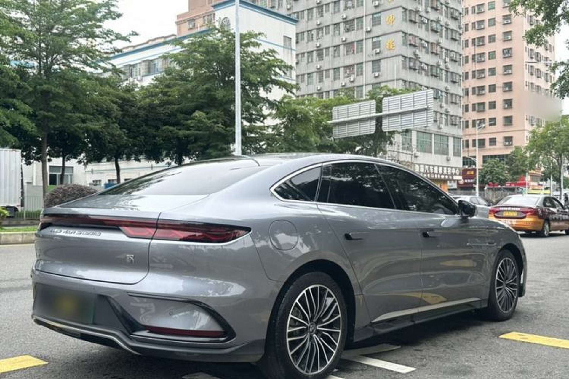 Used BYD Han 2022 DM-i 121KM Luxury Model Exterior 1