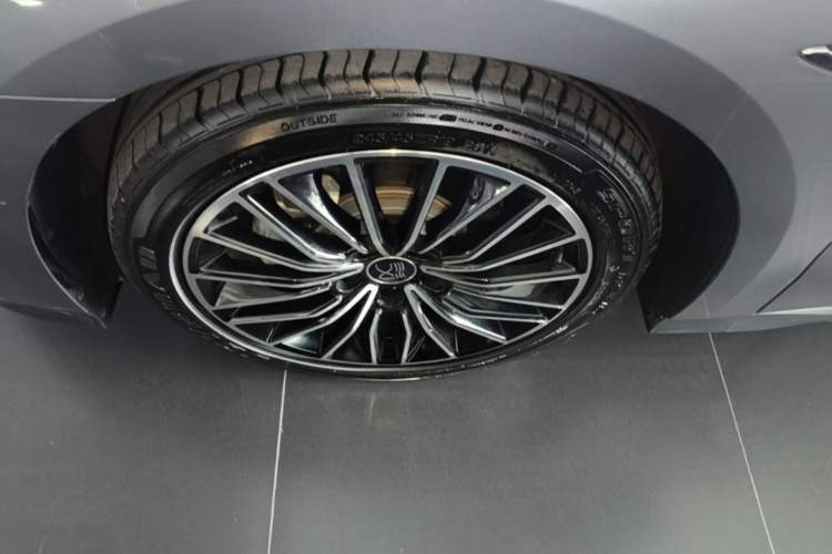 Used BYD Han 2022 DM-i 121KM Prestige Model Exterior 4
