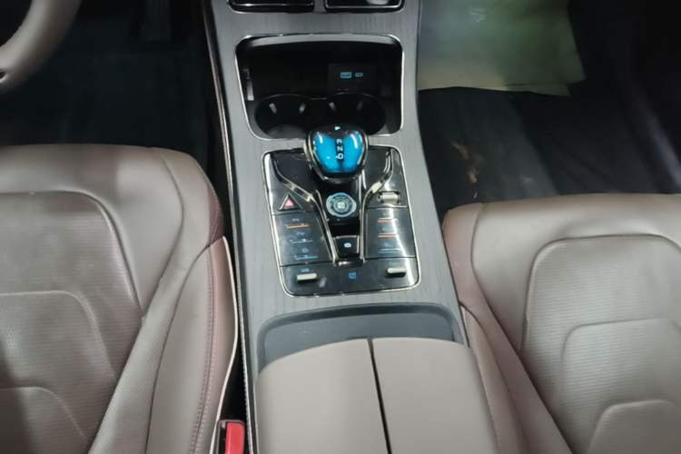 Used BYD Han 2022 EV Genesis Edition 610KM All-Wheel Drive Premium Model Gear Lever