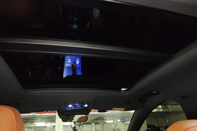Used BYD Han 2022 EV Genesis Edition 715KM Front-Wheel-Drive Prestige Model Headliner