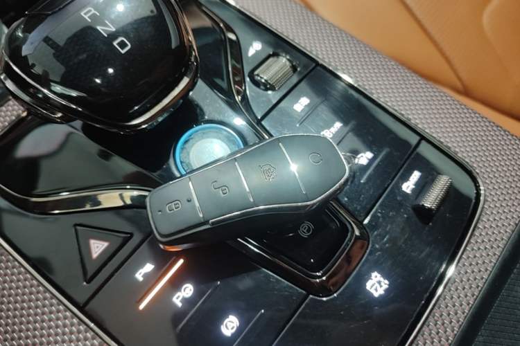 Used BYD Han 2022 EV Genesis Edition 610KM All-Wheel Drive Premium Model Interior 1